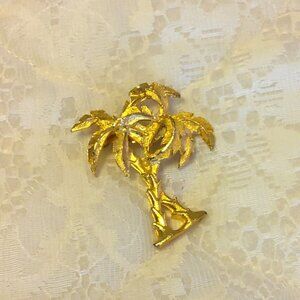 Vintage Palm Tree Gold Tone Brooch Timeless VTG Jewelry Pin